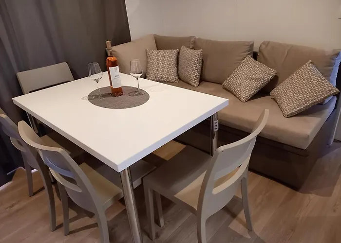 Κάμπινγκ Mobile Agava Biograd Na Moru